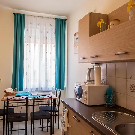 Perczel11 Apartman *